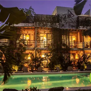 4* Hotel Era &